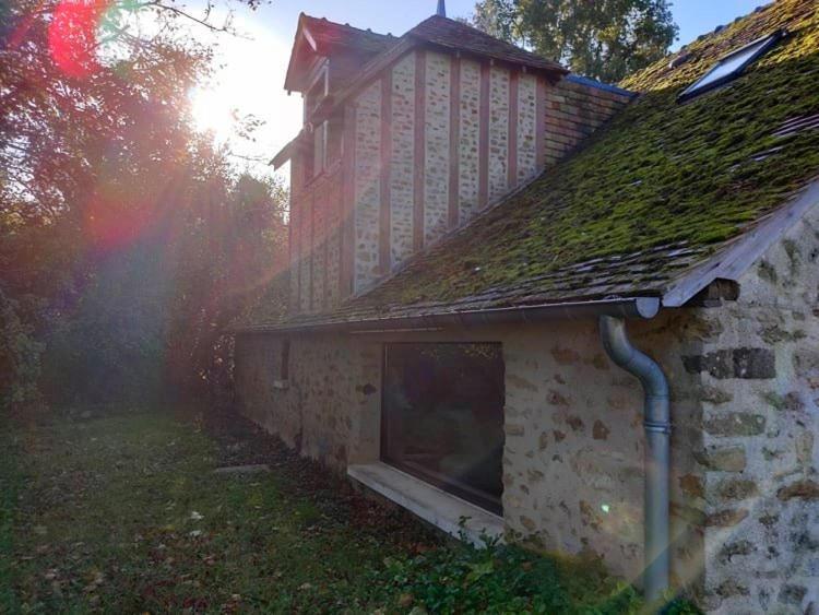 "Reves De Gamins", Gite De Campagne "La Camusiere" Proche Du Pole Europeen Et 24H Champagné Exterior foto
